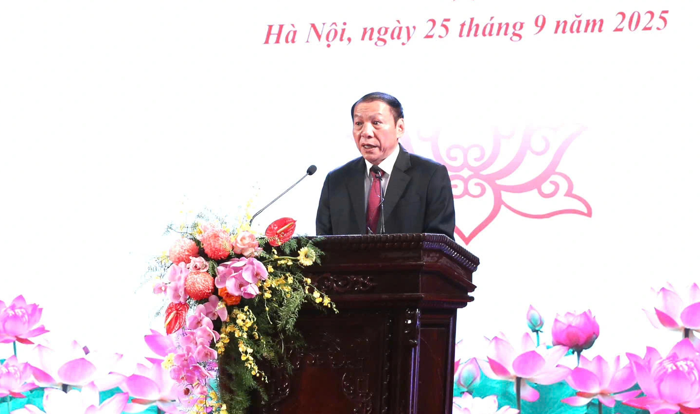 'Tập trung lan tỏa niềm tin, trí tuệ và bản lĩnh Việt Nam' 2 Bộ trưởng Bộ VH-TT-DL: 'Tập trung lan tỏa niềm tin, trí tuệ và bản lĩnh Việt Nam' - Ảnh 2.