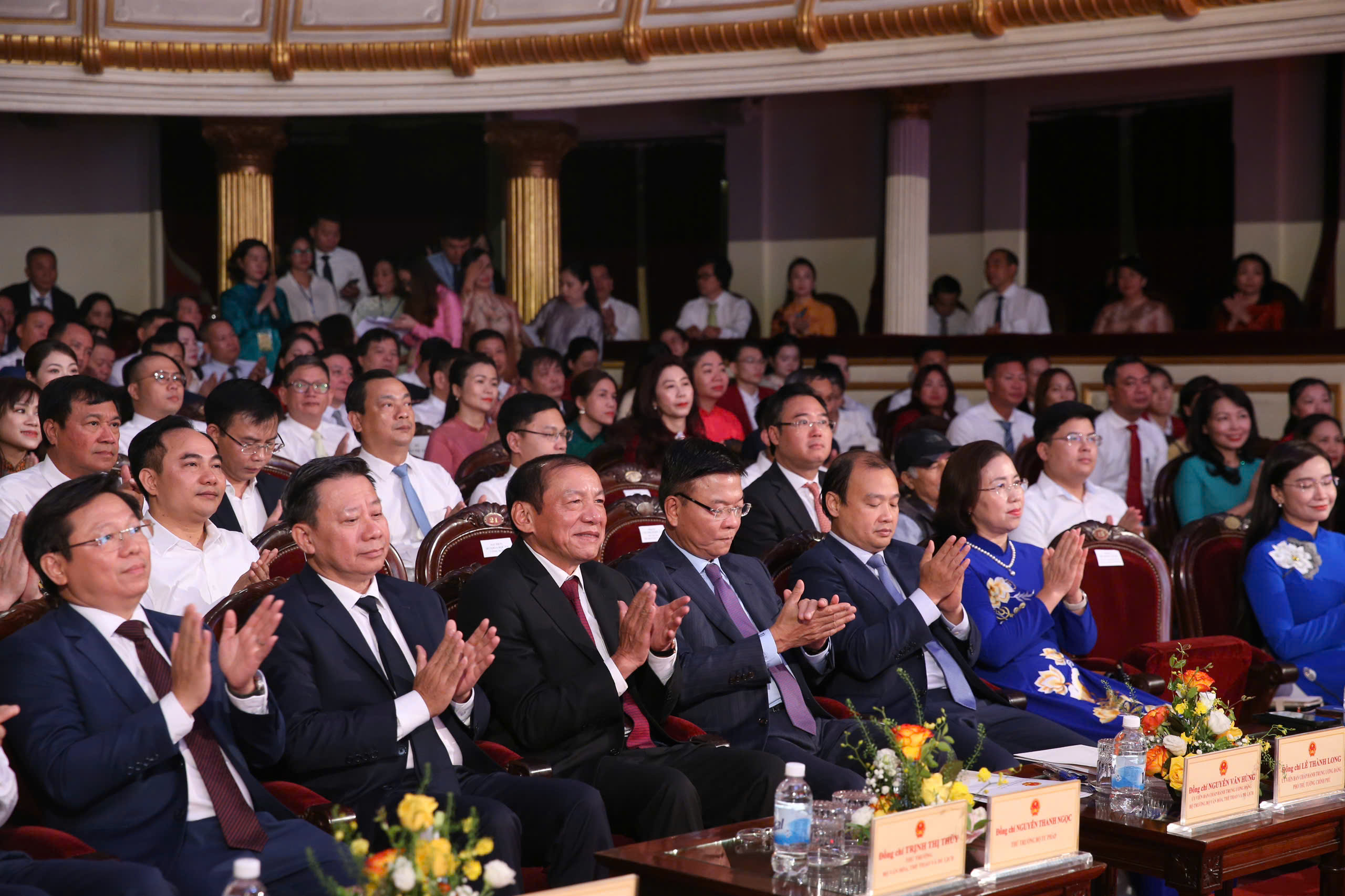 'Tập trung lan tỏa niềm tin, trí tuệ và bản lĩnh Việt Nam' 1 Bộ trưởng Bộ VH-TT-DL: 'Tập trung lan tỏa niềm tin, trí tuệ và bản lĩnh Việt Nam' - Ảnh 1.