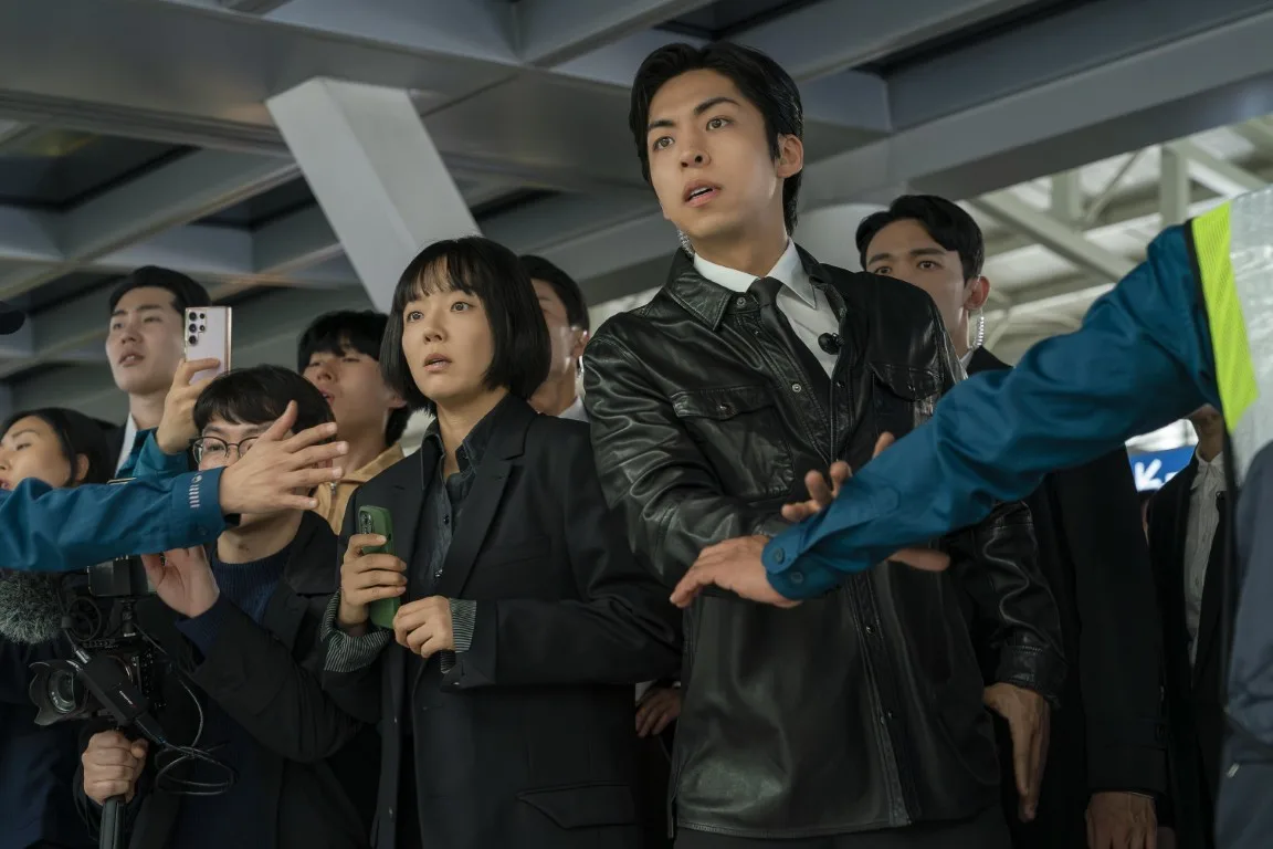 Tempest: Bom tấn dư tiền thiếu cảm xúc của Jeon Ji Hyun và Kang Dong Won- Ảnh 4. Tempest: Bom tấn dư tiền thiếu cảm xúc của Jeon Ji Hyun và Kang Dong Won- Ảnh 4.