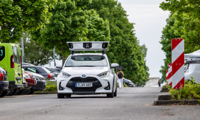 Ôtô trang bị hệ thống nhận diện xe đỗ sai luật ở Heidelberg. Ảnh: BMV