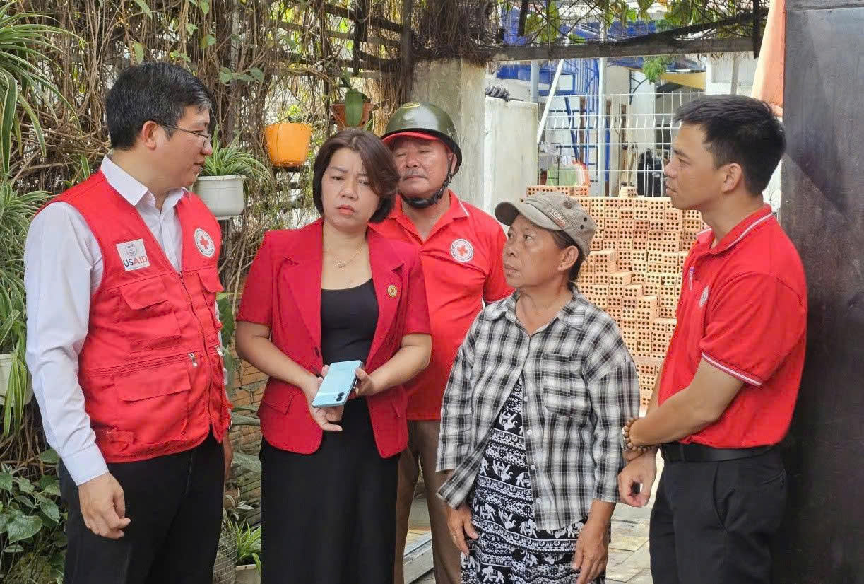 Thắp hy vọng cho người nghèo- Ảnh 1. Thắp hy vọng cho người nghèo- Ảnh 1.