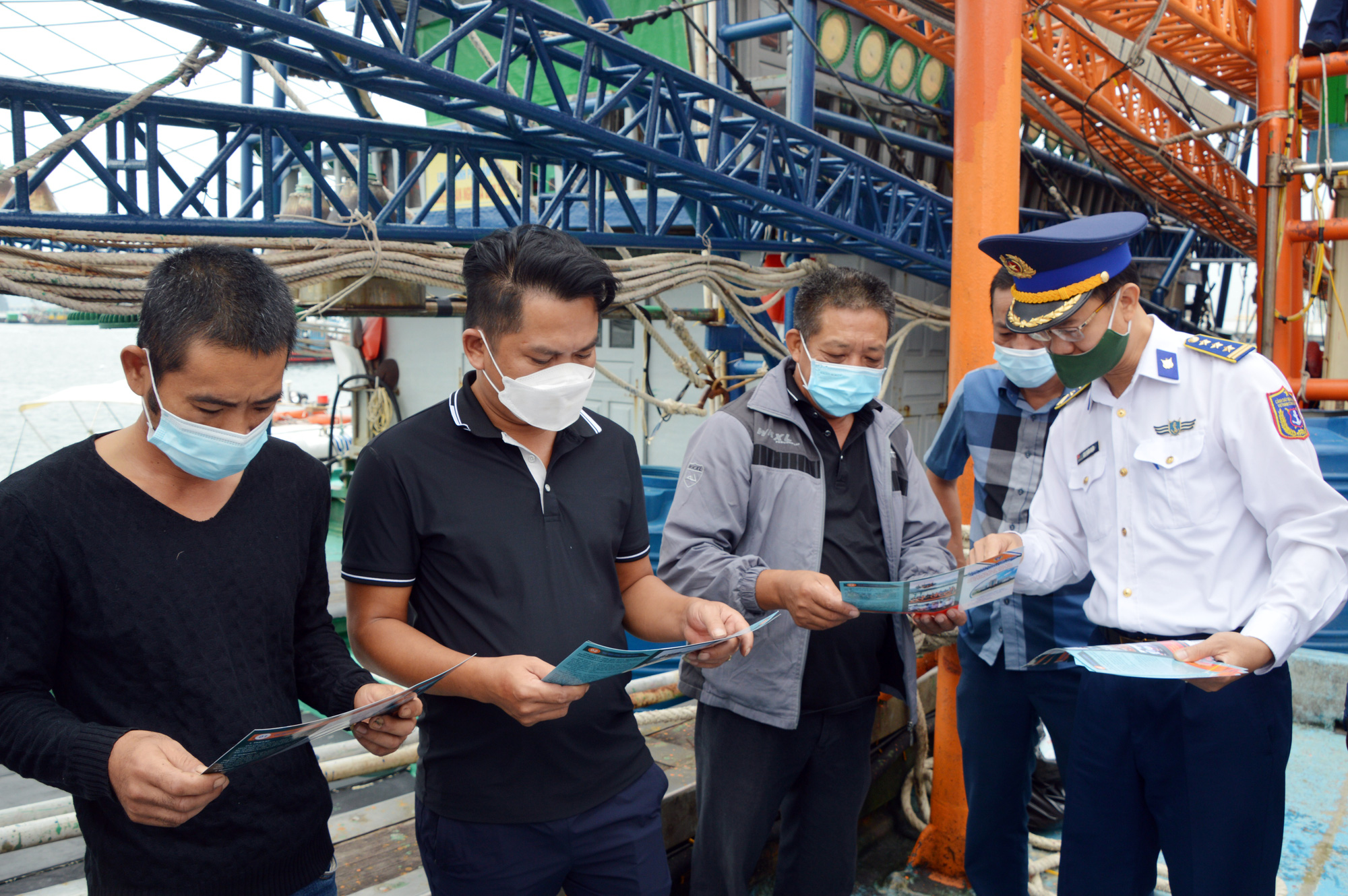 Cảnh sát biển góp phần chống khai thác IUU: Thay đổi từ nhận thức đến hành động - Ảnh 1. Cảnh sát biển góp phần chống khai thác IUU: Thay đổi từ nhận thức đến hành động - Ảnh 1.