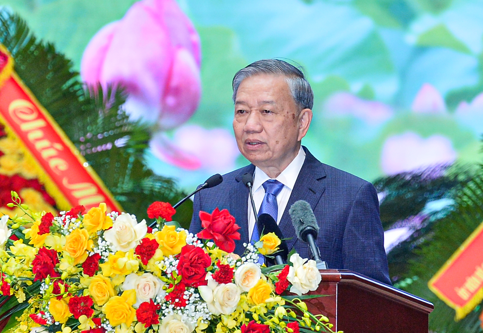 'Thi đua không phải là chạy theo thành tích' 1 Tổng Bí Thư Tô Lâm: Quân đội đã kết thúc thời kỳ từng bước hiện đại - Ảnh 1.