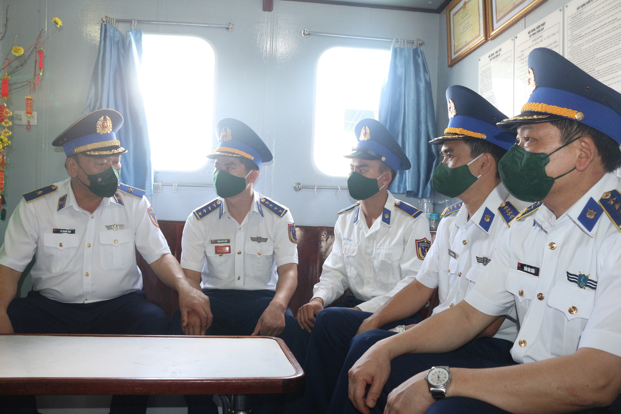 Thiếu tướng Lê Quang Đạo thăm và chúc Tết Vùng Cảnh sát biển 4 - Ảnh 2. Thiếu tướng Lê Quang Đạo thăm và chúc Tết Vùng Cảnh sát biển 4 - Ảnh 2.
