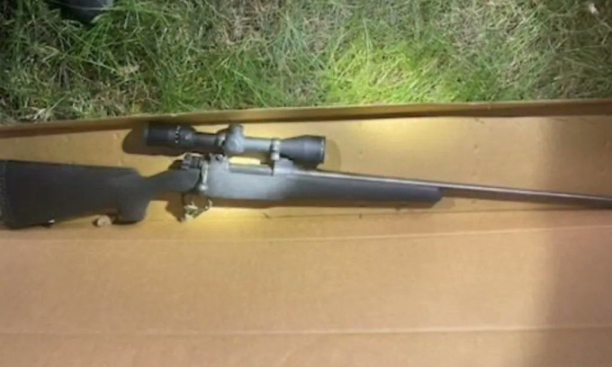 Khẩu súng trường thu được gần hiện trường vụ ám sát Charlie Kirk hôm 10/9. Ảnh:X/sentdefender