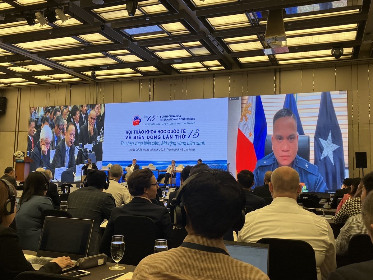 Thúc đẩy hòa bình ở biển Đông - Ảnh 1. Thúc đẩy hòa bình ở biển Đông - Ảnh 1.