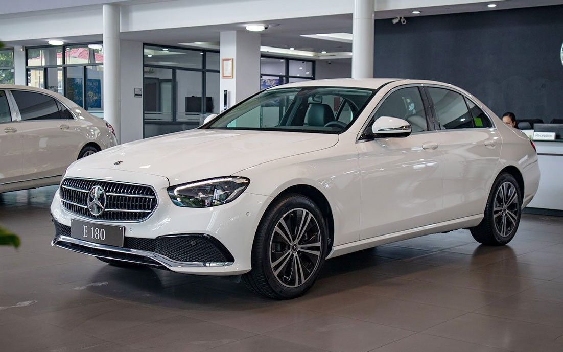 Mercedes-Benz E-Class - Ảnh 2.