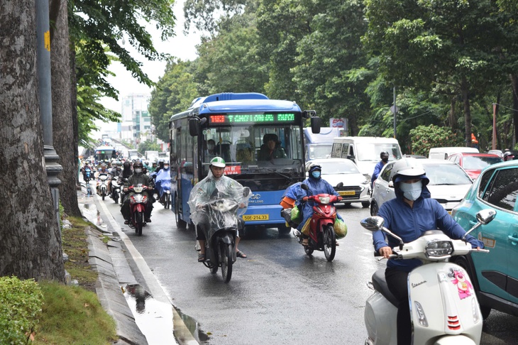 Tin tức sáng 28-9: TP.HCM sẽ mở xe buýt từ Bến Thành đi trung tâm Bình Dương, Bà Rịa - Vũng Tàu 1 Tin tức sáng 28-9: TP.HCM sẽ mở xe buýt từ Bến Thành đi trung tâm Bình Dương, Bà Rịa - Vũng Tàu - Ảnh 1.