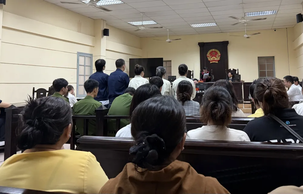 Chủ nhà hàng người Hàn Quốc và các đồng phạm bị tuyên án về tội môi giới mại dâm. Ảnh: NC môi giới mại dâm