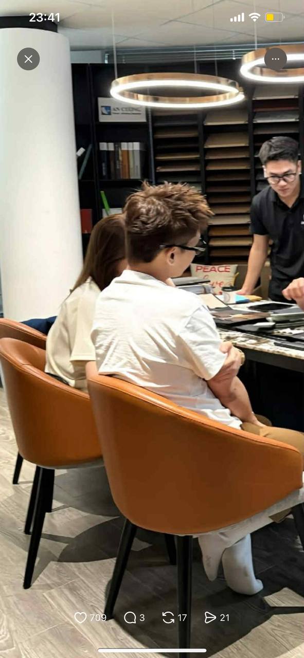 Tóm dính 1 Anh Trai Say Hi đưa vợ bí mật đi sắm sửa nhà mới, nghi rục rịch làm đám cưới năm sau- Ảnh 2. Tóm dính 1 Anh Trai Say Hi đưa vợ bí mật đi sắm sửa nhà mới, nghi rục rịch làm đám cưới năm sau- Ảnh 2.