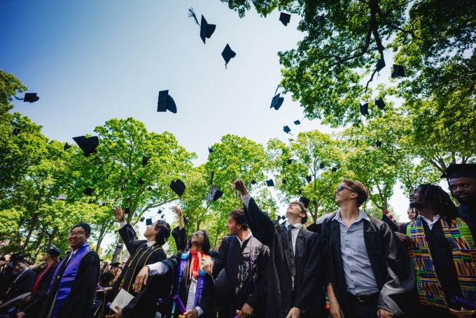 Sinh viên trong lễ tốt nghiệp Đại học Amherst, Mỹ. Ảnh: Amherst College Fanpage