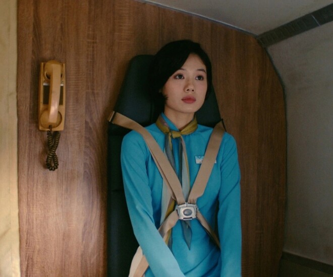 Trâm Anh - chiêu đãi viên xinh đẹp của Tử Chiến Trên Không: Có bố là công an, bị đạo diễn mắng đến khóc khi quay 1 Trâm Anh được nhận xét là cô chiêu đãi viên đẹp nhất Tử Chiến Trên Không.