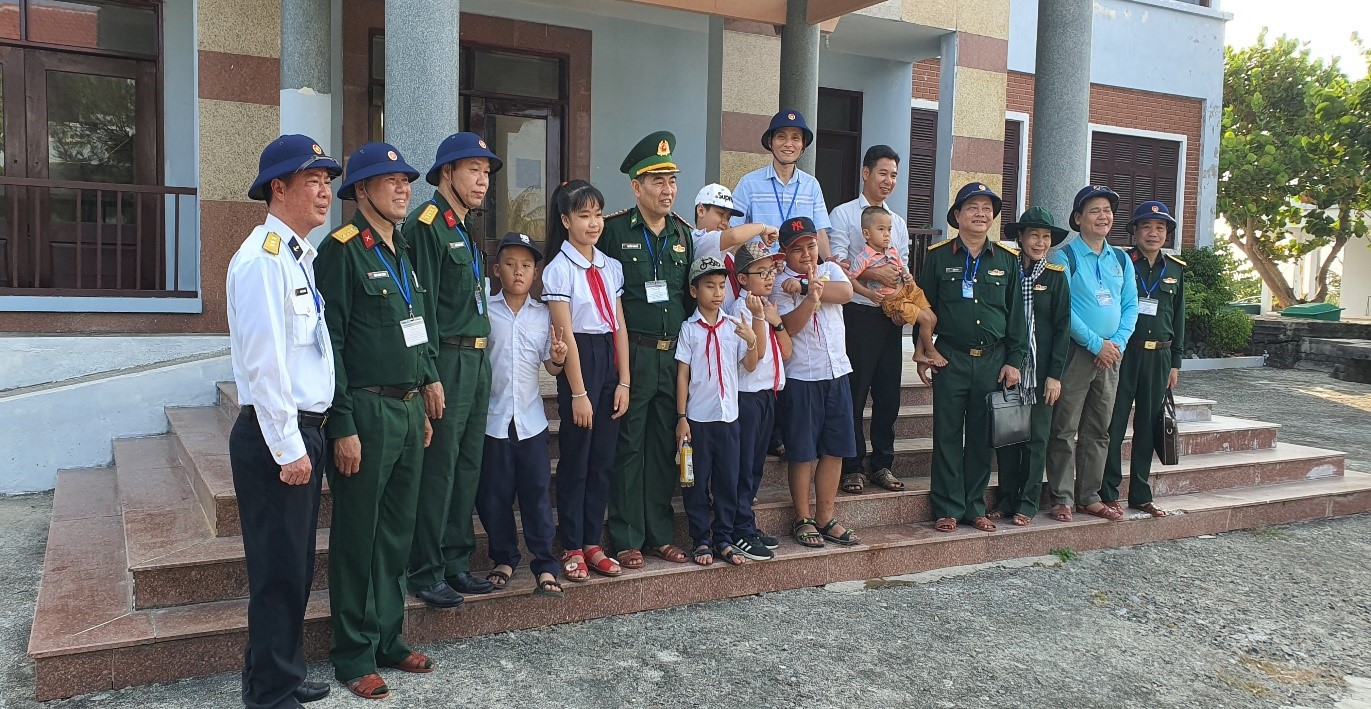 Cuộc thi viết “CHỦ QUYỀN QUỐC GIA BẤT KHẢ XÂM PHẠM”: Trường Sa vẫn luôn rất gần- Ảnh 1. Cuộc thi viết “CHỦ QUYỀN QUỐC GIA BẤT KHẢ XÂM PHẠM”: Trường Sa vẫn luôn rất gần- Ảnh 1.