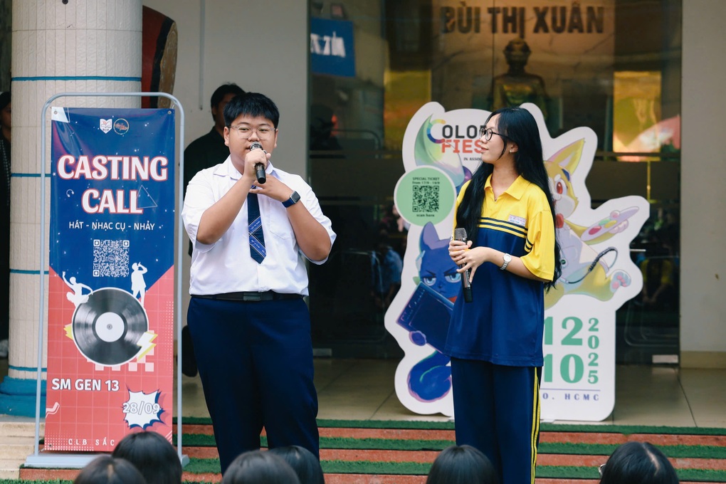 Trường học thiết kế giờ ra chơi thành sân khấu âm nhạc, rạp chiếu phim - 1