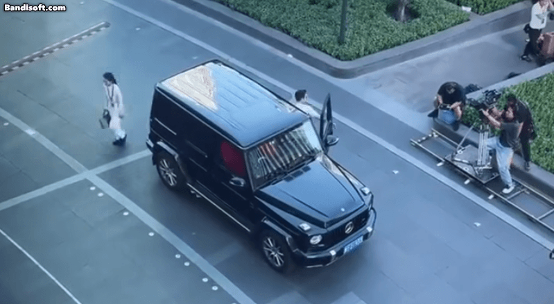 Tu 8 kiếp mới gặp được thiếu gia vừa đẹp vừa giàu cỡ này: Lái G63 từ đời vào phim, bảo sao Triệu Lộ Tư quyết lấy bằng được - Ảnh 1. Tu 8 kiếp mới gặp được thiếu gia vừa đẹp vừa giàu cỡ này: Lái G63 từ đời vào phim, bảo sao Triệu Lộ Tư quyết lấy bằng được - Ảnh 1.