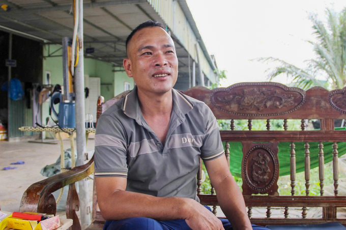 Anh Trần Quý Bảo kể về khó khăn khi khởi nghiệp nuôi ốc. Ảnh: Đức Hùng