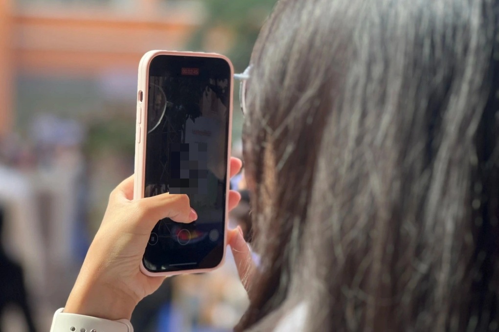 Từ vụ 2 sinh viên mất tích tìm thấy ở khách sạn: Lướt mạng chỉ xem nhảm? - 1