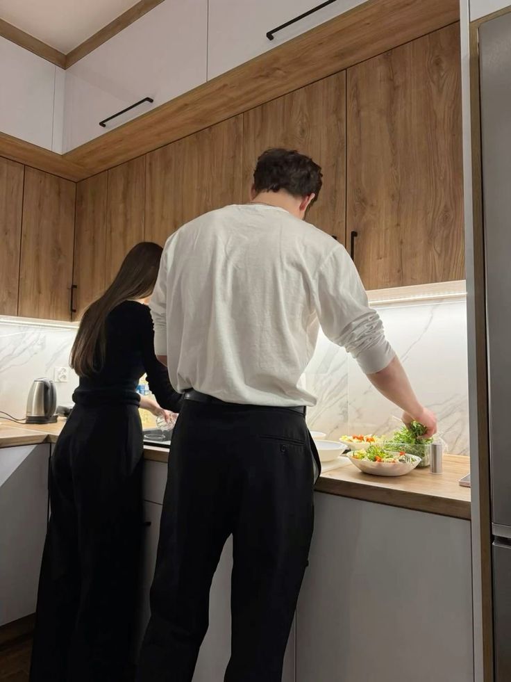 Tưởng cưới được giám đốc tài ba, ai ngờ lấy về mới biết chồng còn thua cả… sinh viên năm nhất - Ảnh 1.