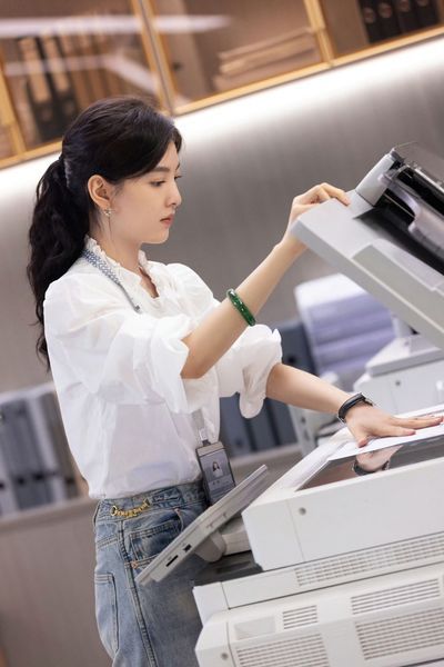 Tiết lộ từ tỷ phú: Bước đi đầu tiên của người giàu không phải là tiết kiệm, mà là vứt bỏ ngay cái gọi là "tư duy làm thuê"- Ảnh 1.