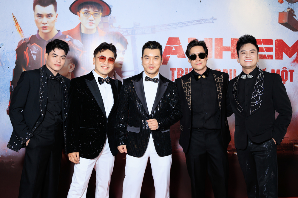  
(Từ trái sang) Lưu Hưng, Dương Ngọc Thái, Ưng Hoàng Phúc, Khánh Phương, Lâm Chấn Huy trên thảm đỏ sự kiện. - Tin sao Viet - Tin tuc sao Viet - Scandal sao Viet - Tin tuc cua Sao - Tin cua Sao