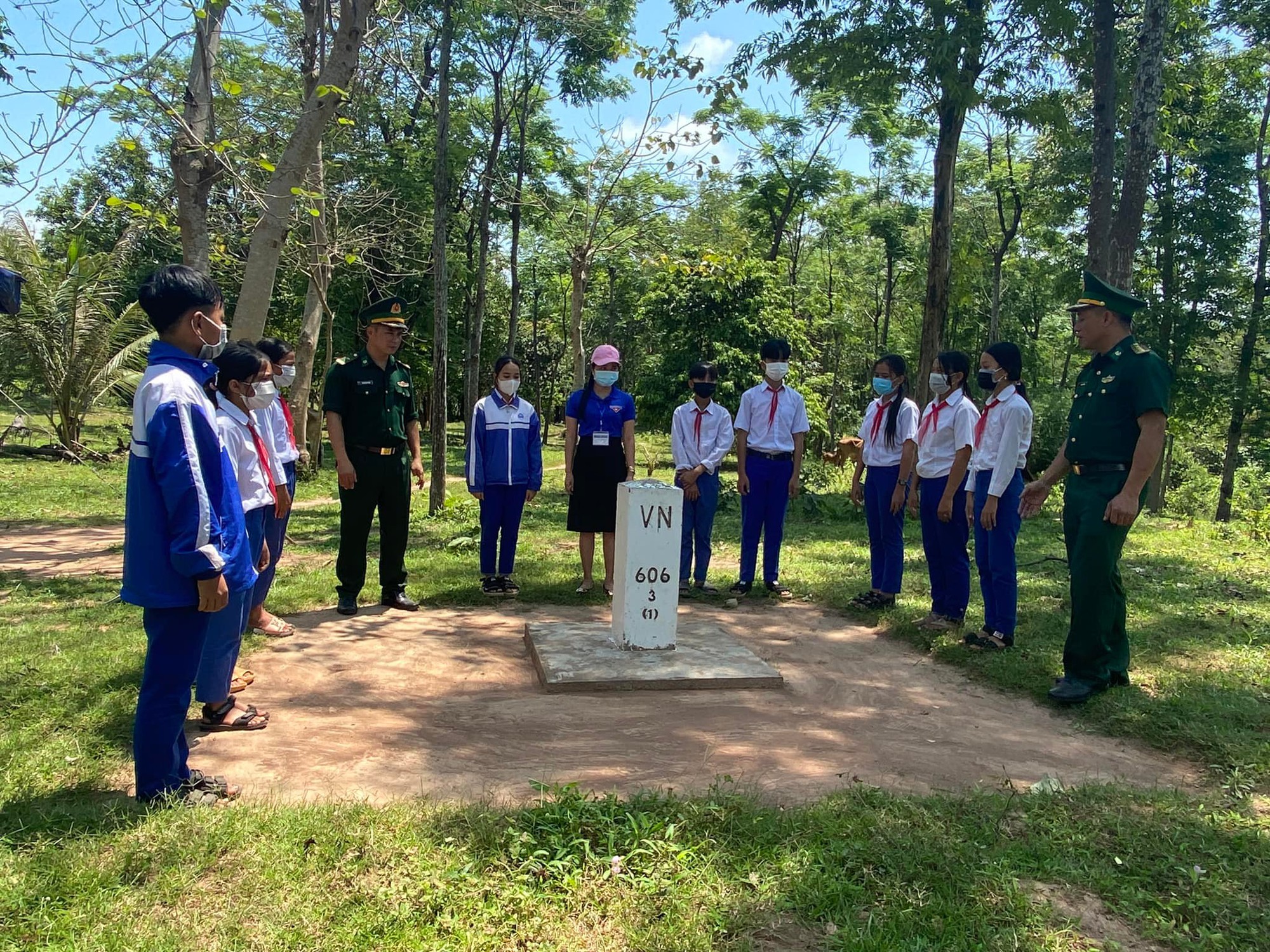 Cuộc thi viết về chủ quyền: Ươm mầm tình yêu biên giới - Ảnh 1. Cuộc thi viết về chủ quyền: Ươm mầm tình yêu biên giới - Ảnh 1.