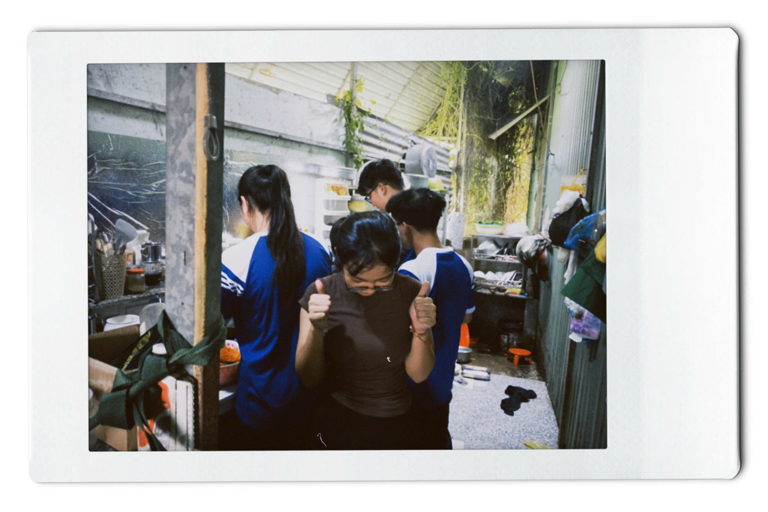 Video 16 giây gây bất ngờ về cách tiêu tiền của học sinh- Ảnh 2. Video 16 giây gây bất ngờ về cách tiêu tiền của học sinh- Ảnh 2.