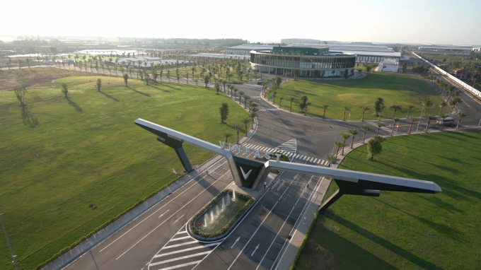 Vingroup vượt Vietcombank, thành doanh nghiệp vốn hóa lớn nhất sàn chứng khoán 1 Hình ảnh nhà máy VinFast tại đặc khu Cát Hải, Hải Phòng. Ảnh: Minh Tuấn.