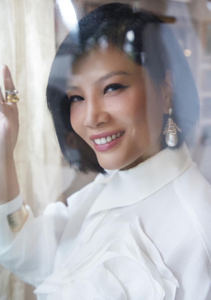 Vũ Cẩm Nhung: Tôi không dành hết thời gian cho gia đình