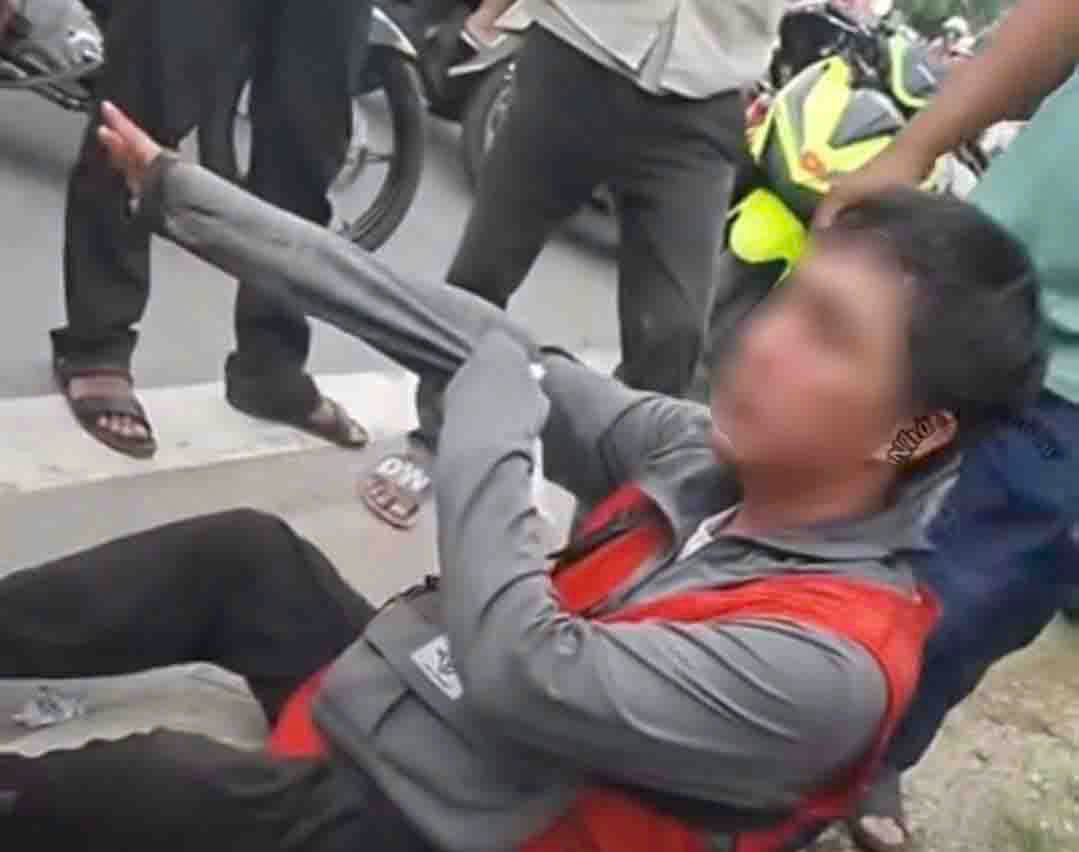 Vụ nam shipper bị đánh: Quyền kiểm tra hàng hóa của khách hàng là gì? - Ảnh 1.