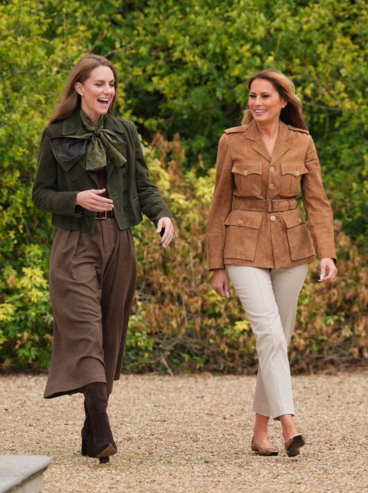 Vương phi Kate bỗng "đi guốc trong bụng" phái đẹp, hóa ra đôi boots nâu này lại có sức mạnh thần kỳ đến vậy?- Ảnh 1.