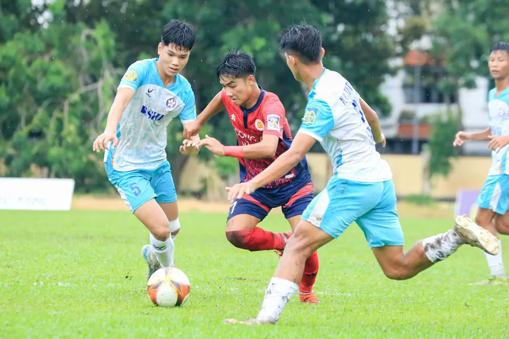 Cả CA. Hà Nội và SHB Đà Nẵng đều góp mặt ở bán kết U-17 Quốc gia. Ảnh: CTP U-17- Quoc- Gia- 2.jpg