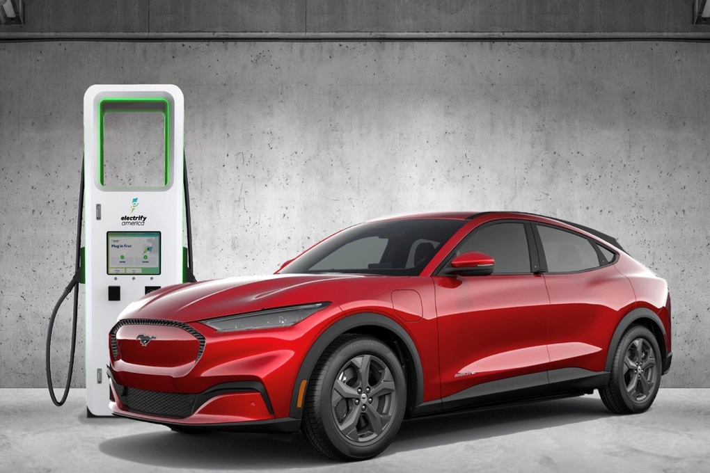 Xe Mustang chạy điện có doanh số cao gần gấp đôi bản chạy xăng - 1