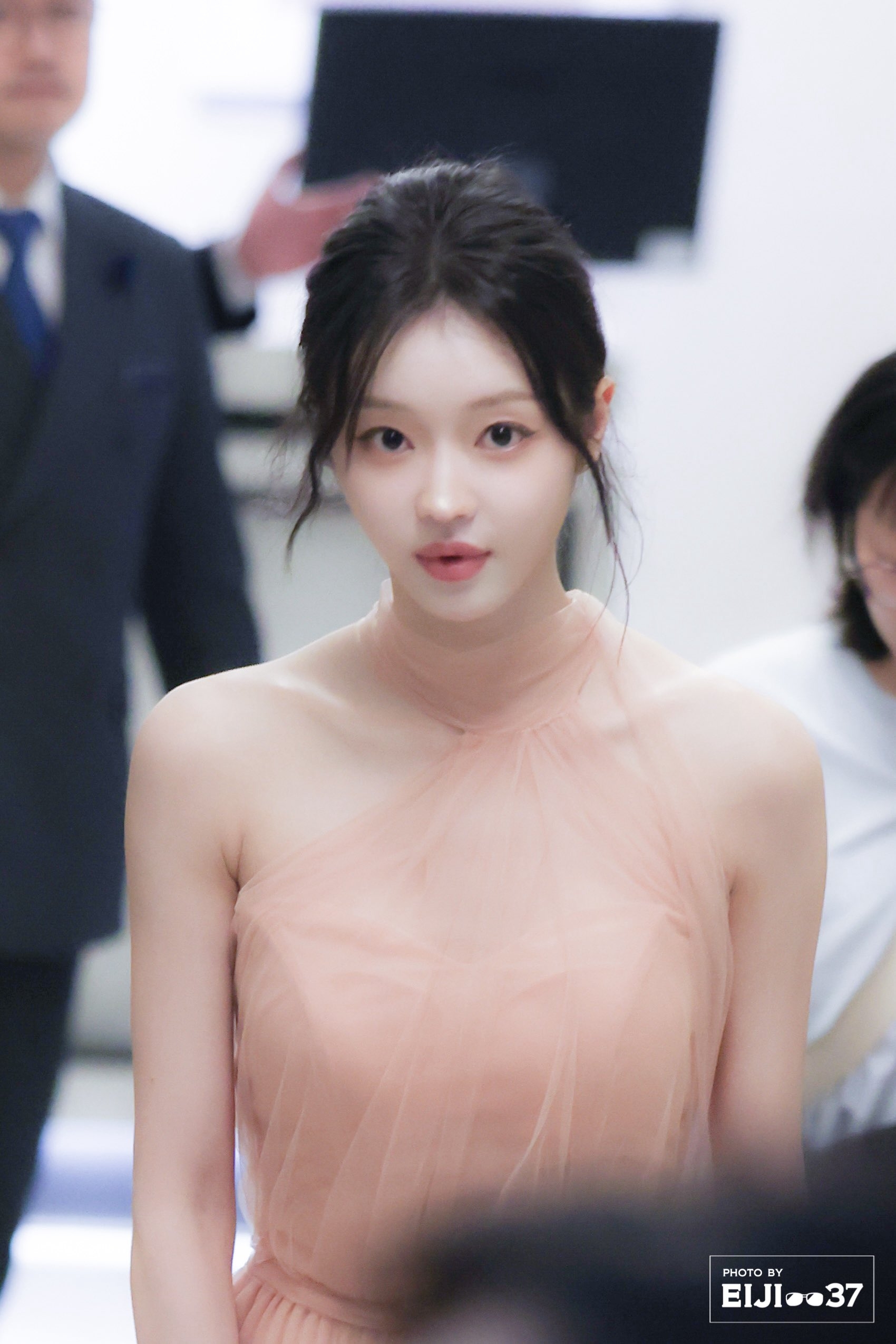 Đây là người thật hay là búp bê: Ăn gì mà đẹp quá thể, bao nhiêu tinh hoa tụ hết vào người - Ảnh 3.