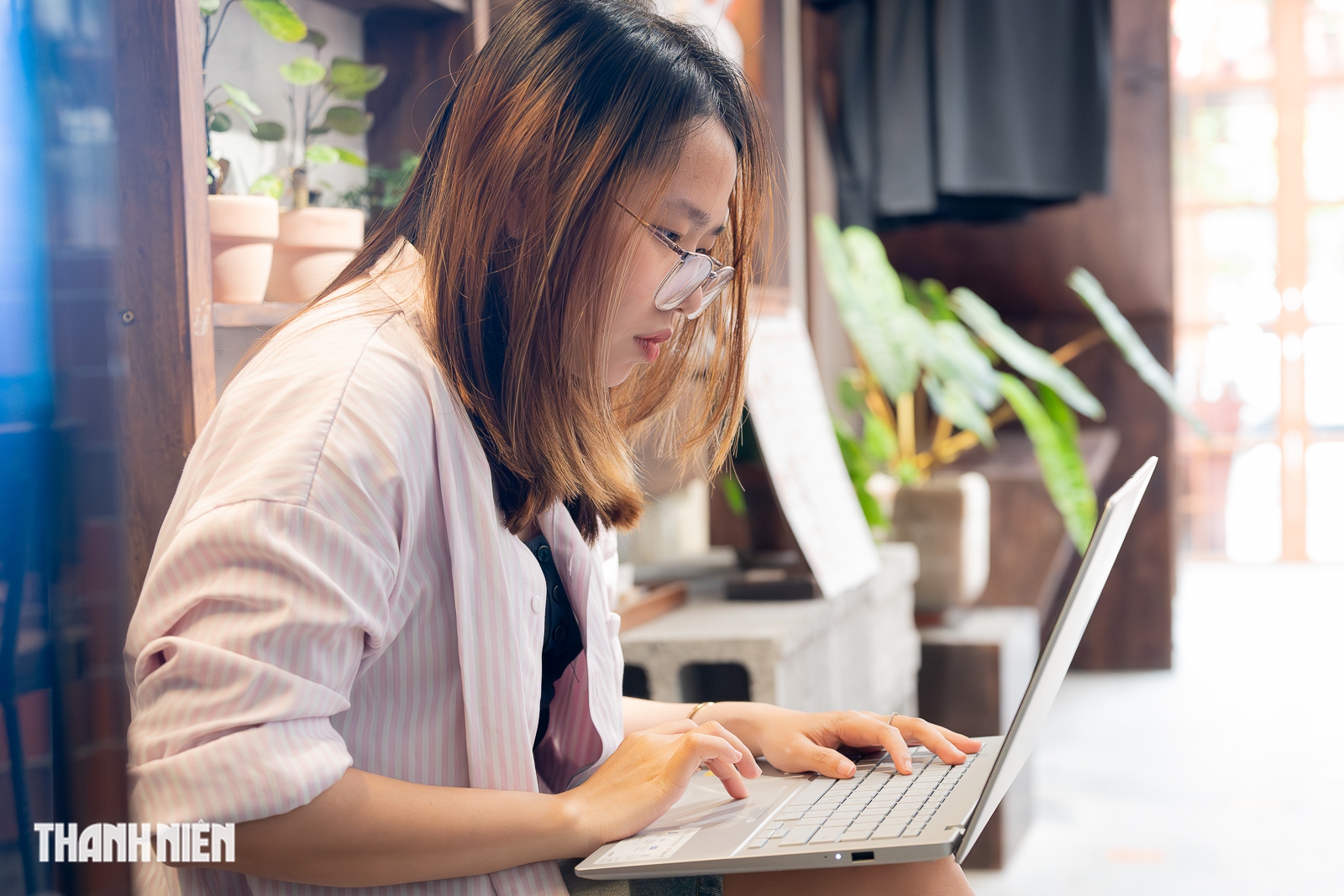 mỏng nhẹ nhưng mạnh mẽ cùng AI 1 Trải nghiệm Vivobook S14: mỏng nhẹ nhưng mạnh mẽ cùng AI - Ảnh 1.