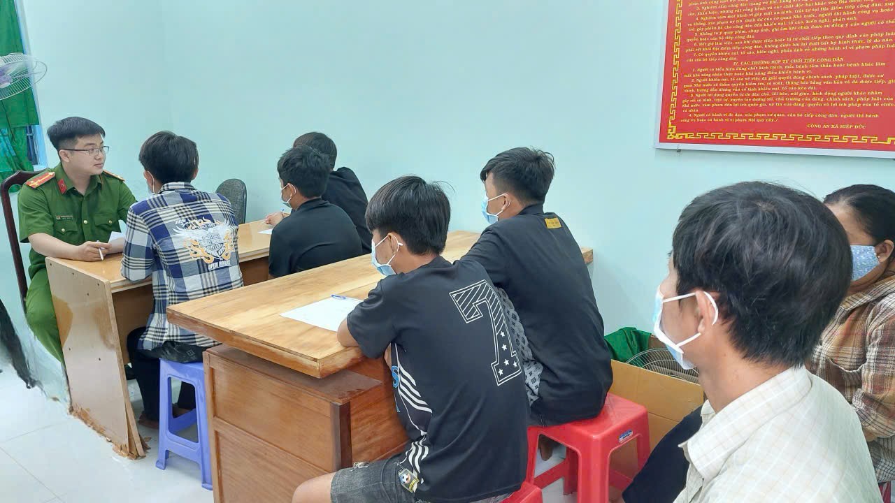 11 tuổi, đi xe điện cướp tài sản - cảnh báo tình trạng thiếu niên vi phạm pháp luật 1 thiếu niên vi phạm pháp luật - Ảnh 1.