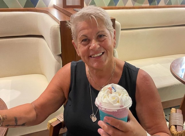 12 phụ nữ lập xóm 12 phụ nữ lập xóm