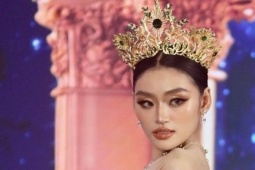 Hoa hậu Yến Nhi gặp sự cố trang phục trong lễ nhận sash