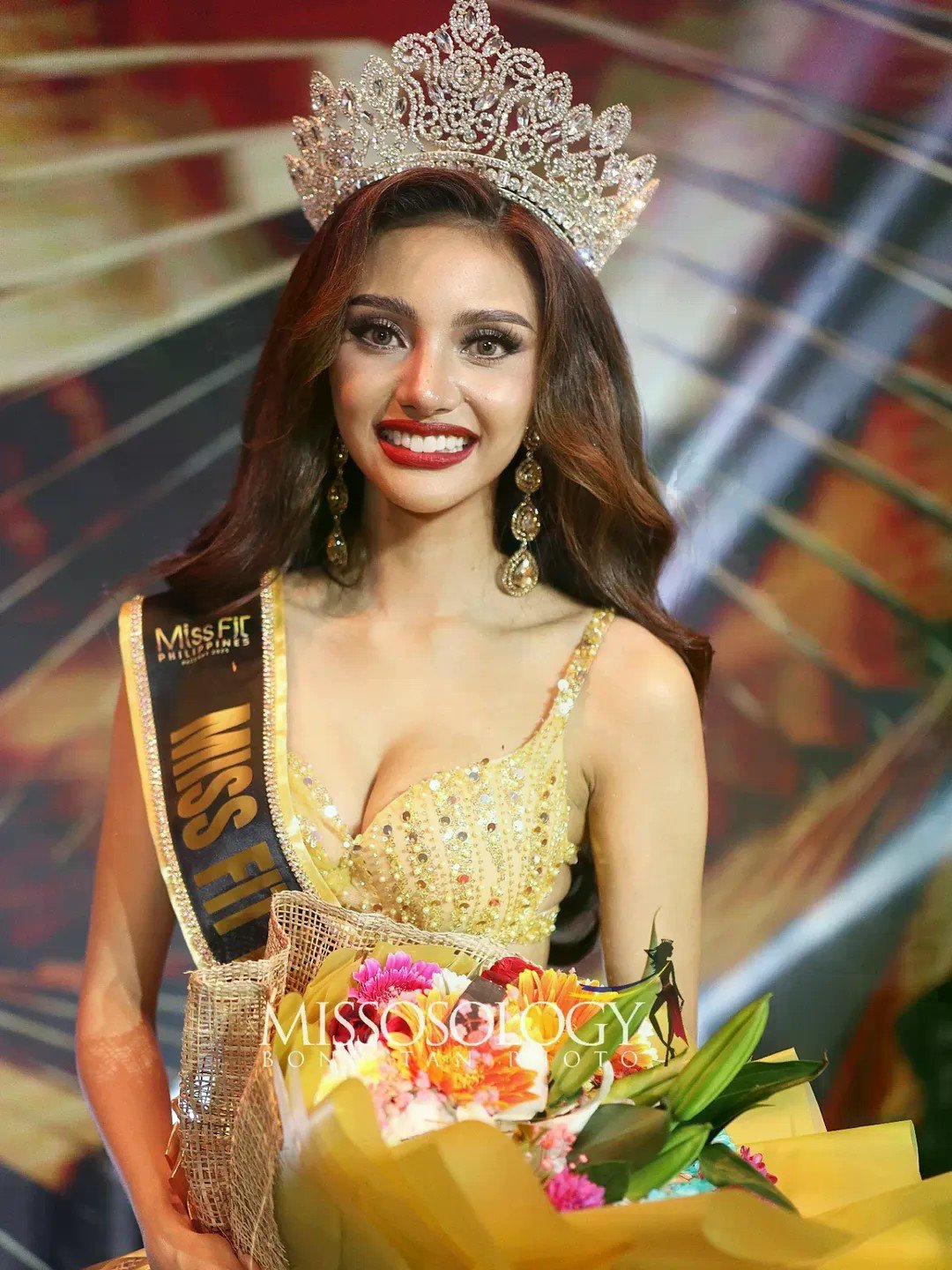 Mặc bikini khi đăng quang hoa hậu - 2