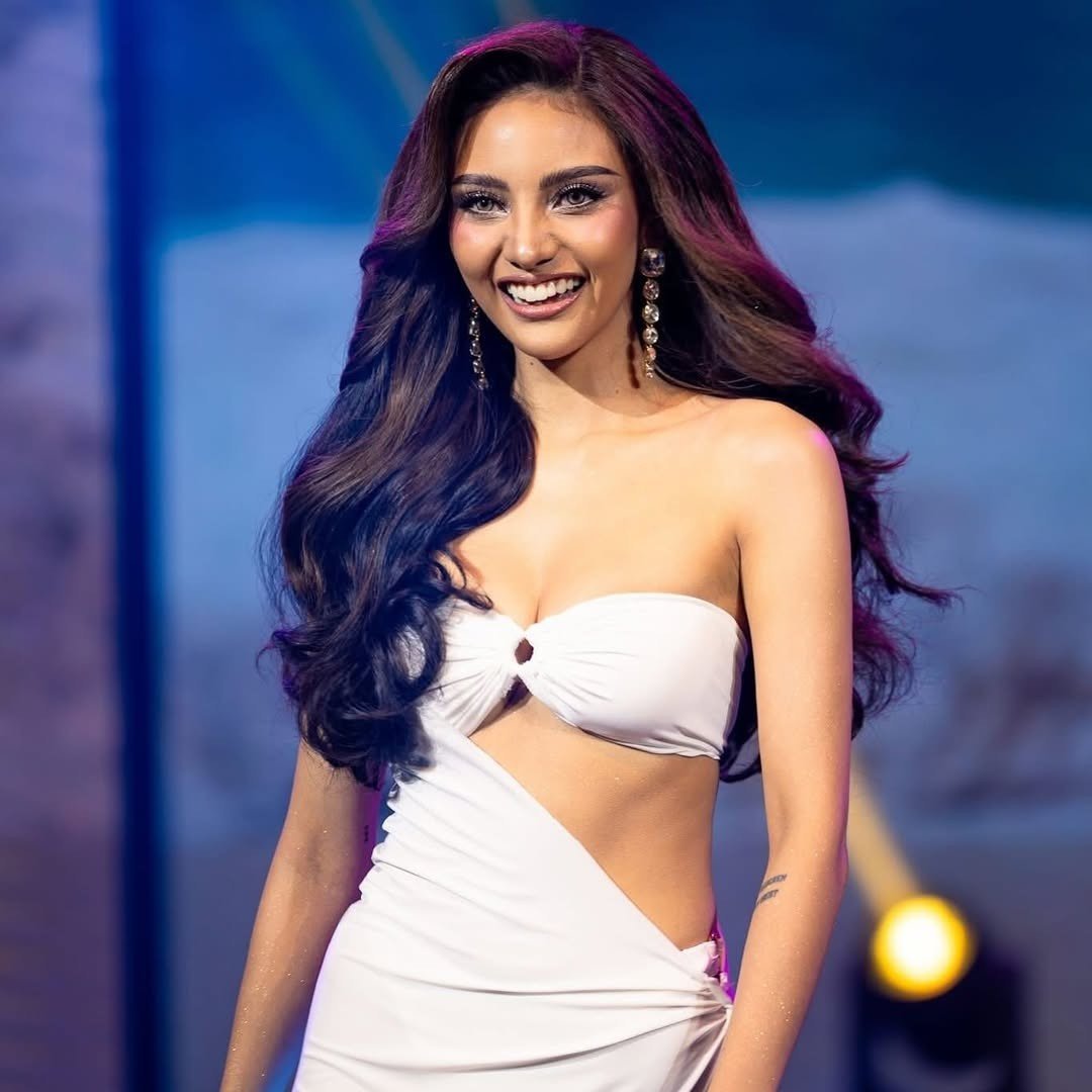 Mặc bikini khi đăng quang hoa hậu - 4