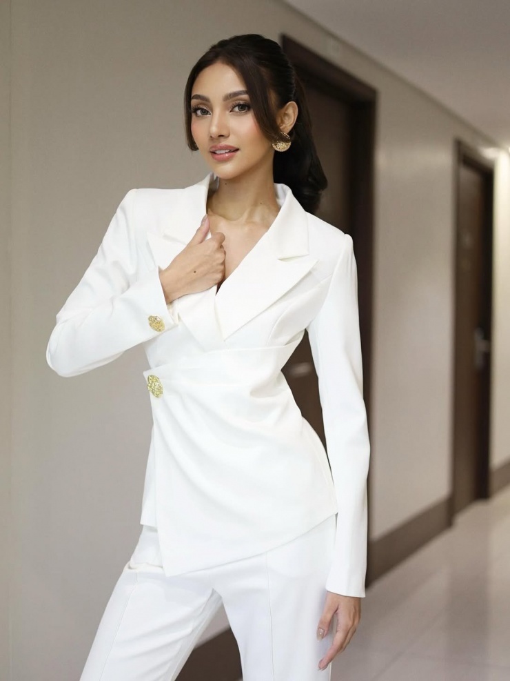 Tại cuộc thi năm nay, Maria đã vượt qua những đối thủ nặng ký như Hoa hậu Siêu mẫu Thể hình Thế giới 2024 Kirsten Dawn Delerio đến từ thành phố Cebu, người đã giành được vị trí Á hậu 2. Trong khi đó, Miss Earth Air Philippines 2022 - Jimema Tempra - giành ngôi Á hậu 3.