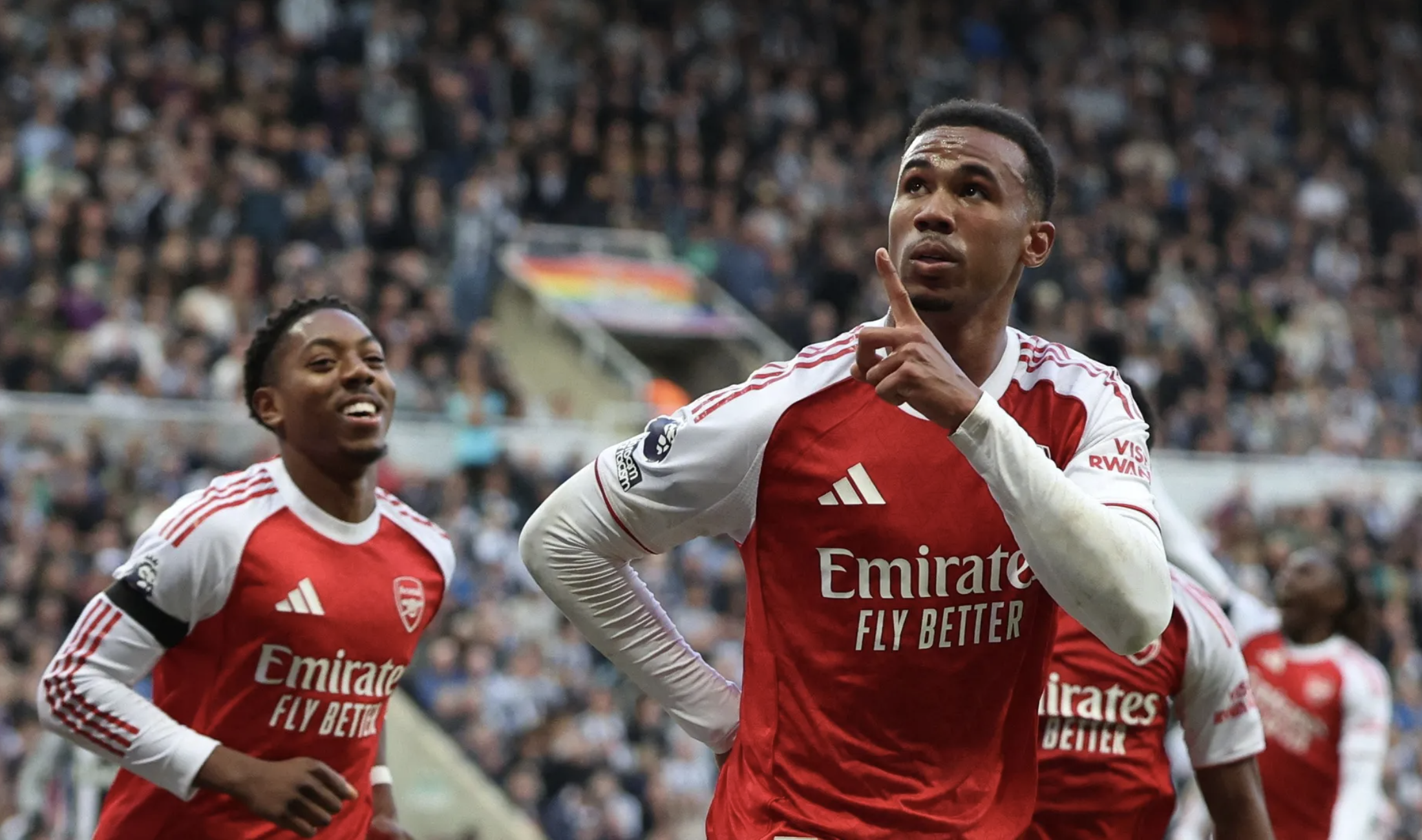 Arsenal ngược dòng hạ chủ nhà Newcastle, trọng tài gây phẫn nộ- Ảnh 7. Arsenal ngược dòng hạ chủ nhà Newcastle, trọng tài gây phẫn nộ- Ảnh 7.