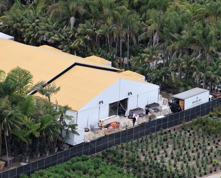 Selena Gomez ám ảnh vợ chồng Justin Bieber đến thế này sao: Ngày trọng đại cũng cố bắt chước, lợi dụng tình cũ?- Ảnh 3.