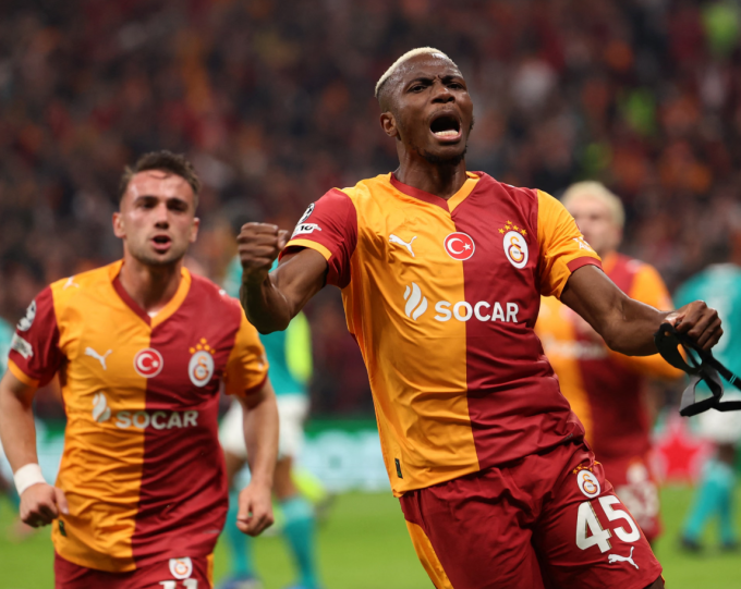 Victor Osimhen trở thành cầu thủ Nigeria đầu tiên ghi 10 bàn ở Champions League. Ảnh: Reuters