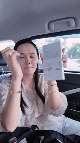 Vợ Duy Mạnh test tính năng iPhone 17 bằng… lưỡi, netizen vừa tò mò hào hứng làm theo- Ảnh 3.