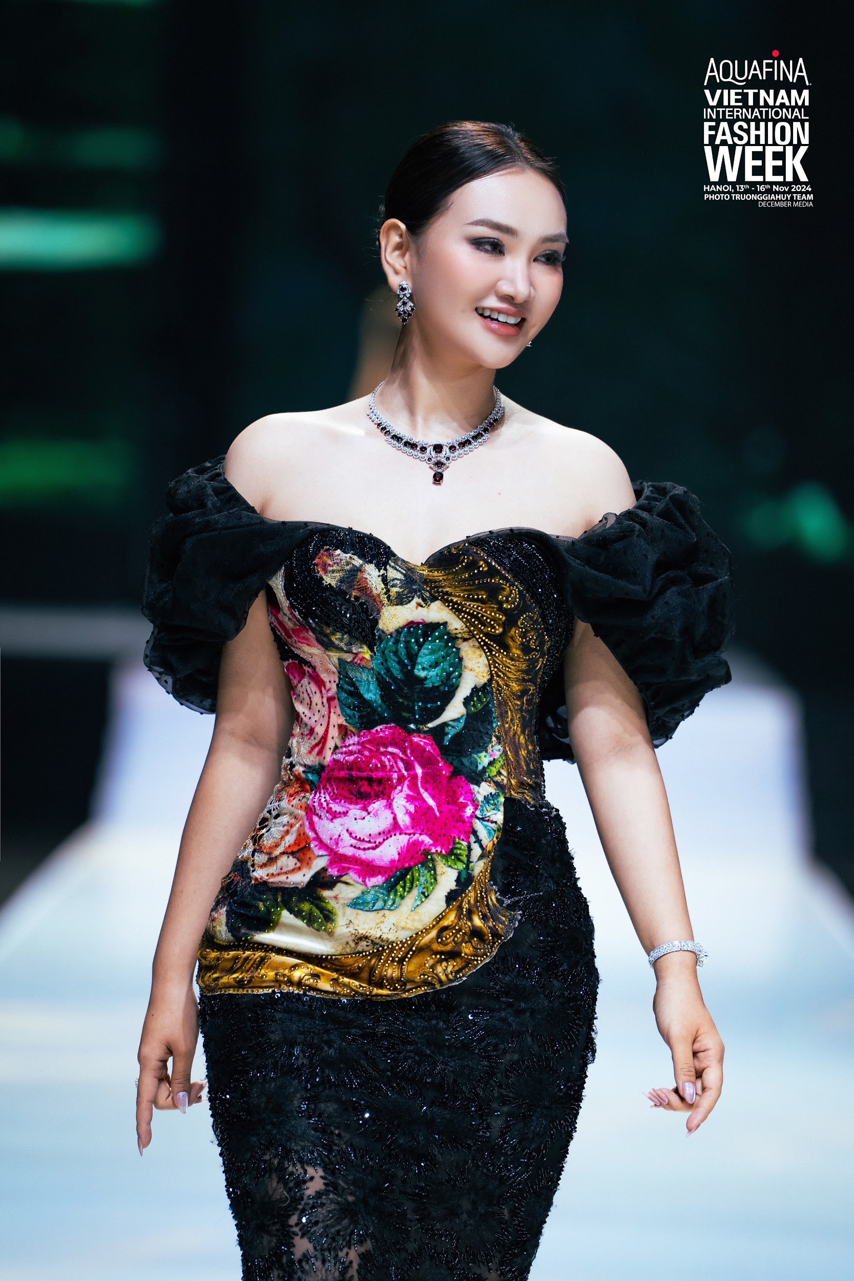 Doanh nhân Hiền Nhiên rạng rỡ tại họp báo Miss Cosmo- Ảnh 3.