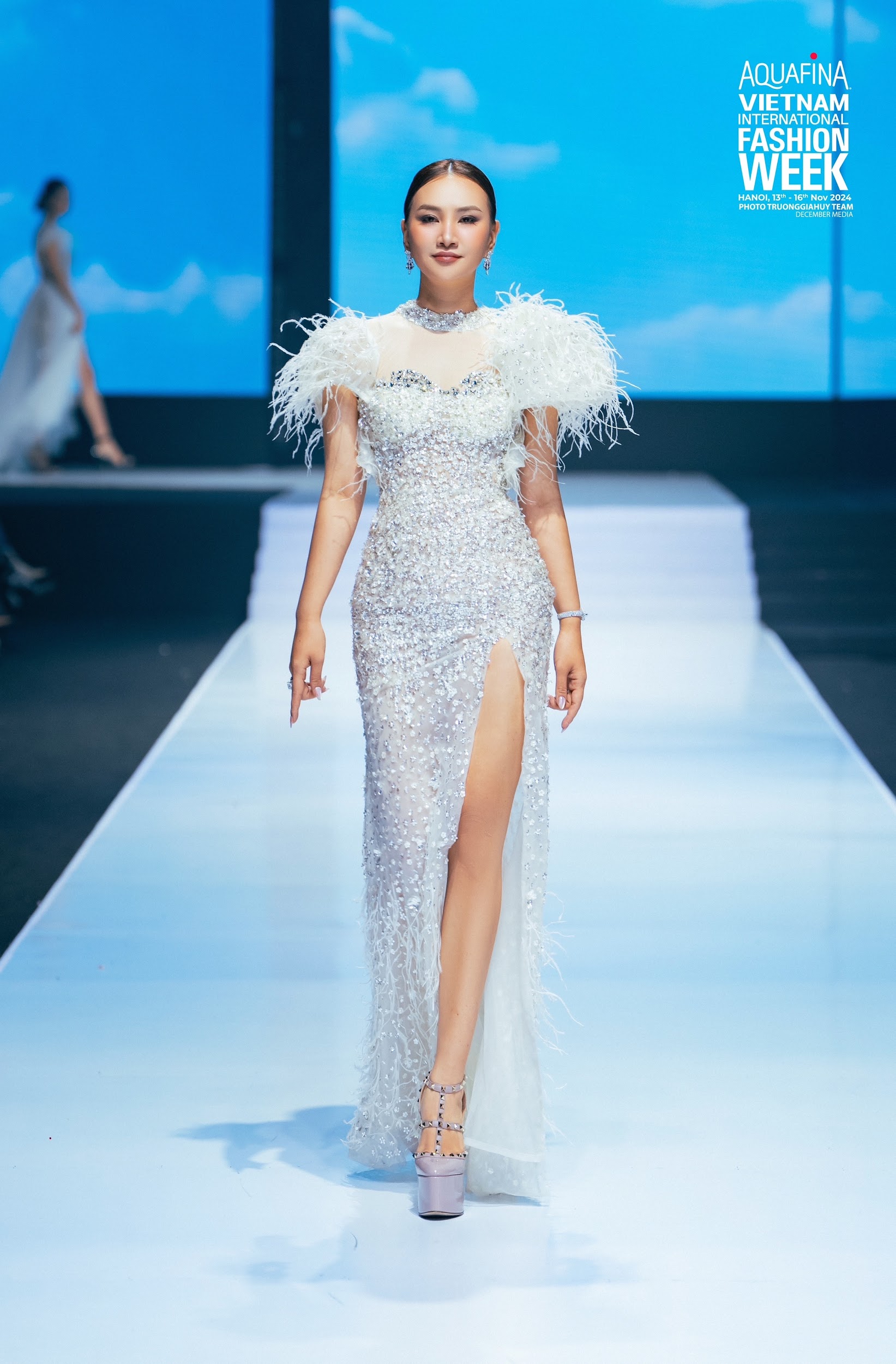 Doanh nhân Hiền Nhiên rạng rỡ tại họp báo Miss Cosmo- Ảnh 4.