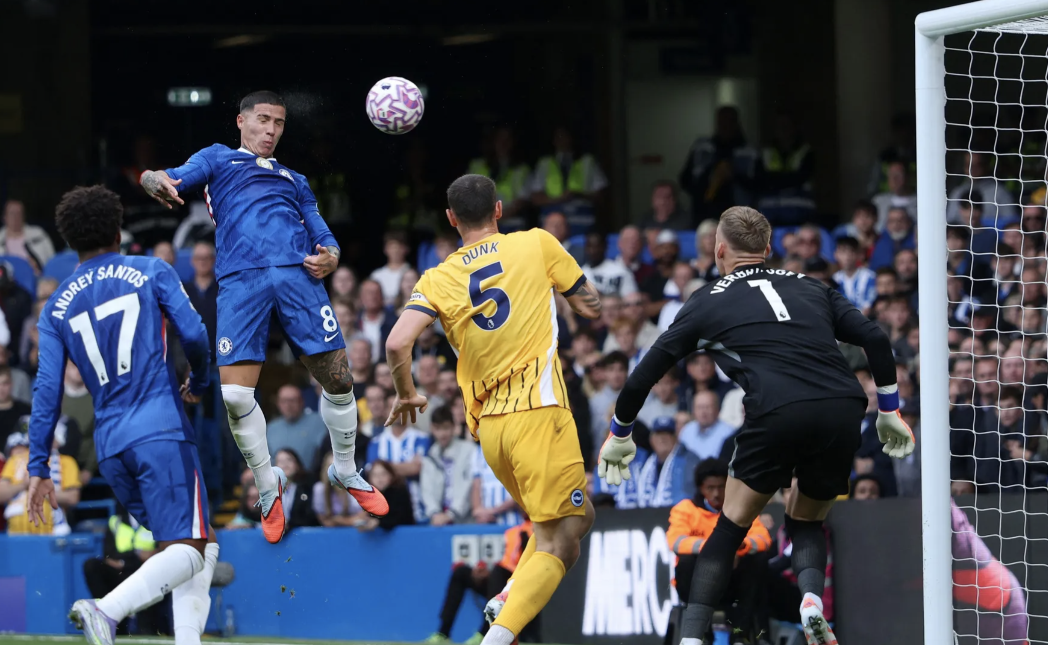 Chelsea thua thảm sân nhà, Liverpool nhận thất bại đầu mùa tại Ngoại hạng Anh - Ảnh 2.