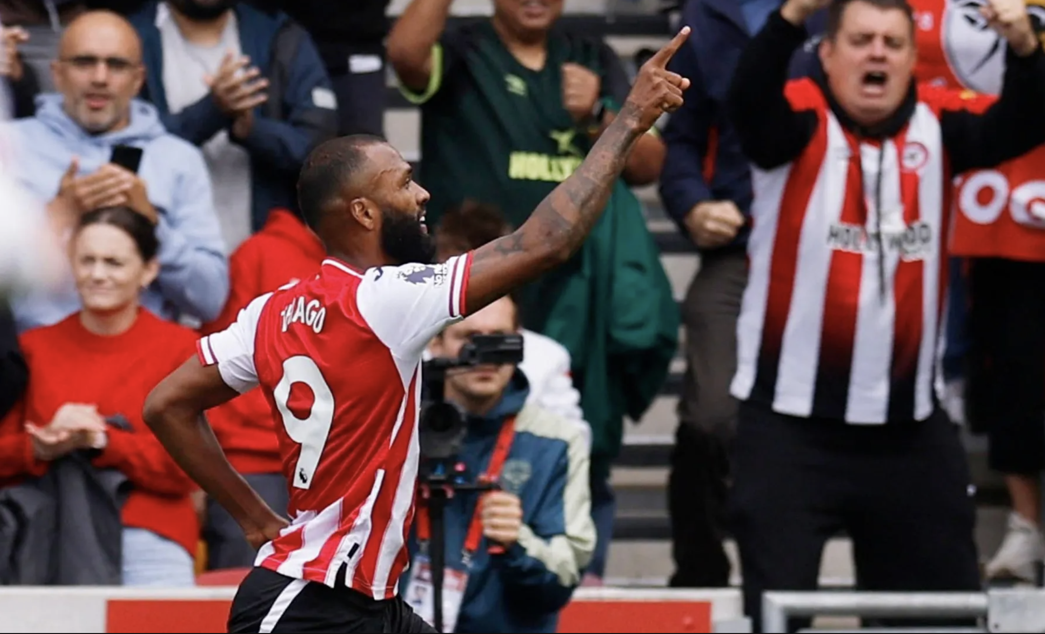 Benjamin Sesko ghi bàn, Man United vẫn trắng tay trước Brentford - Ảnh 3.