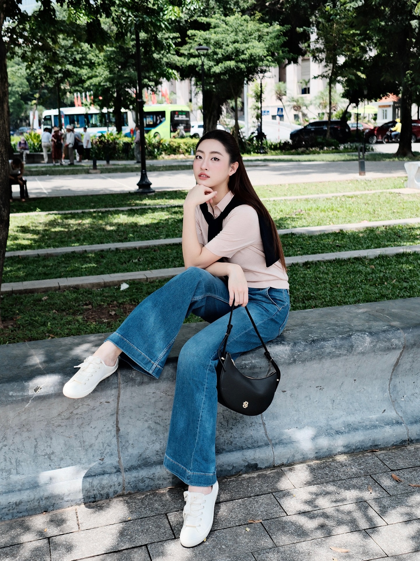 10 set quần jeans mùa thu sành điệu xuất sắc từ các mỹ nhân Việt - Ảnh 8. 10 set quần jeans mùa thu sành điệu xuất sắc từ các mỹ nhân Việt - Ảnh 8.