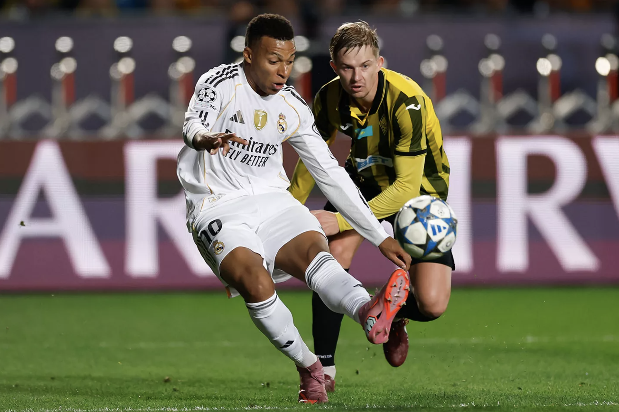 Mbappe lập hat-trick, Real Madrid mở Mbappe lập hat-trick, Real Madrid mở